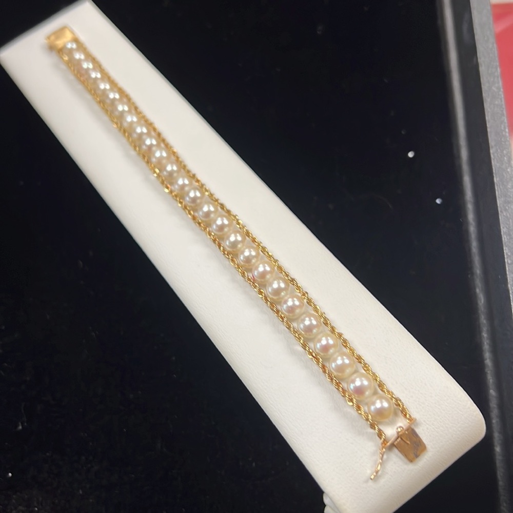 Freshwater Pearls 14K Gold Bracelet